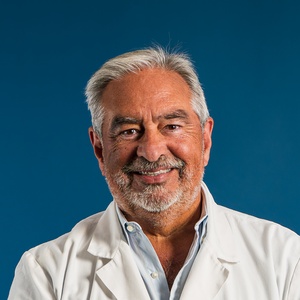 Foto de Dr. Carlos Escobar Meneses