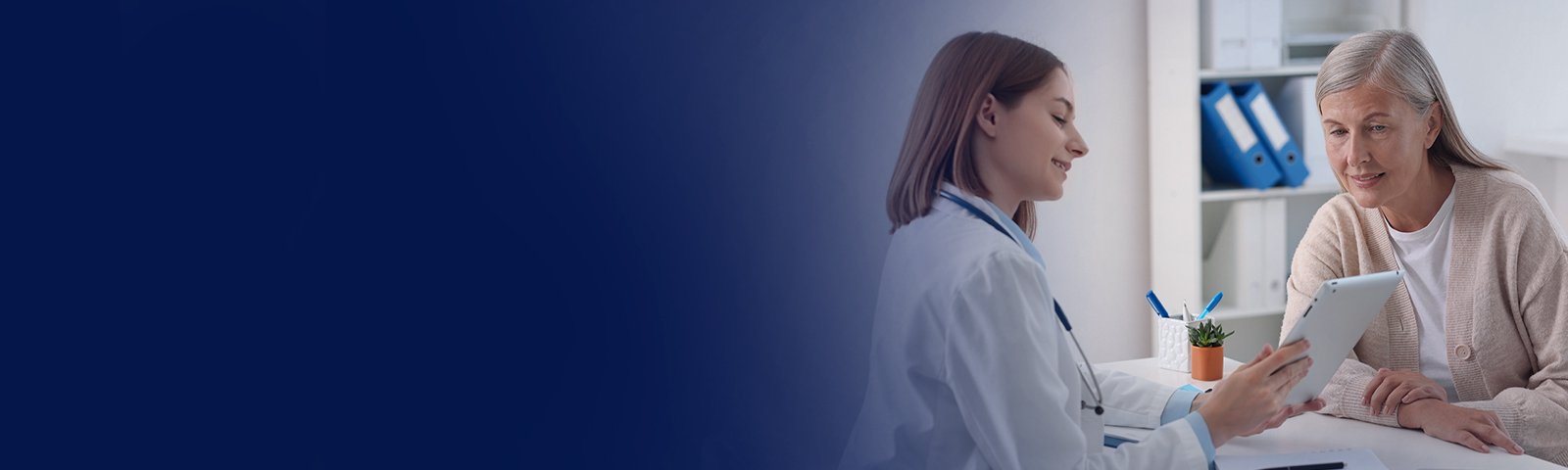 Padre cuidando a su bebe